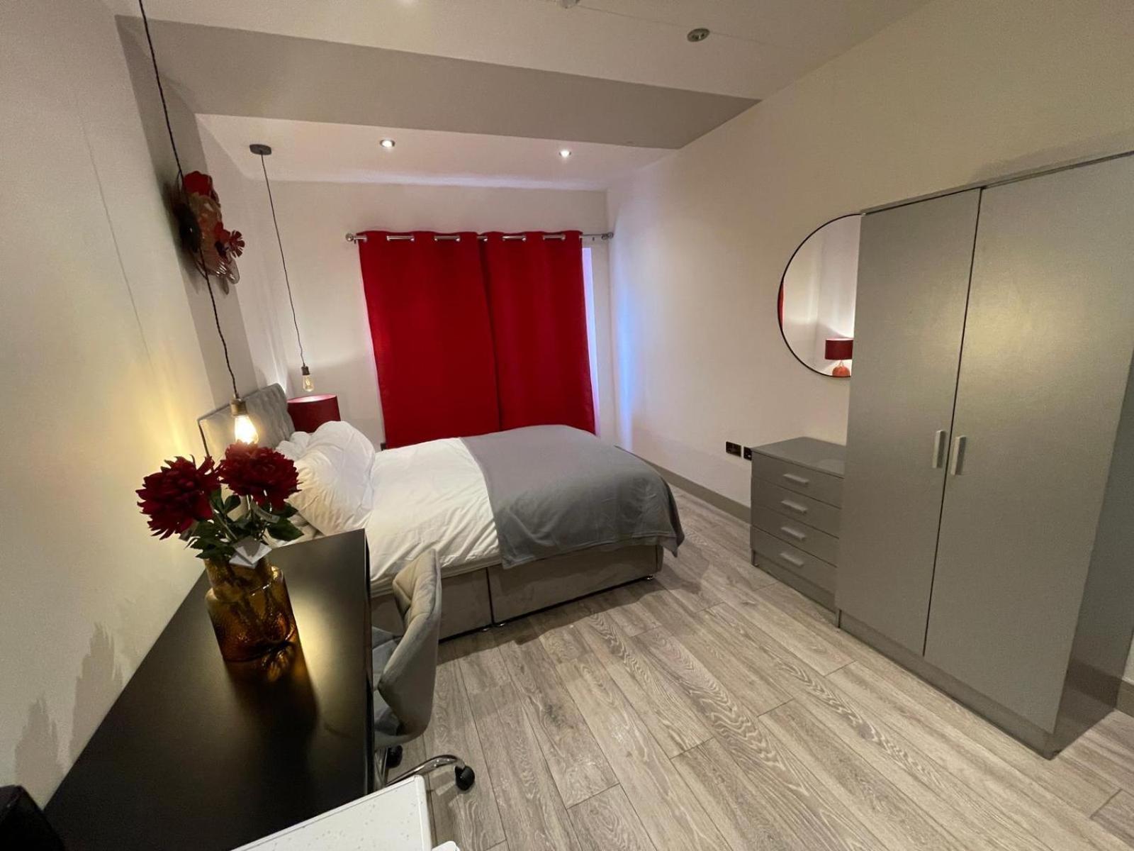 Letzi Premium Cozy Retreat Private En-Suite Rooms, Wembley Londyn Zewnętrze zdjęcie