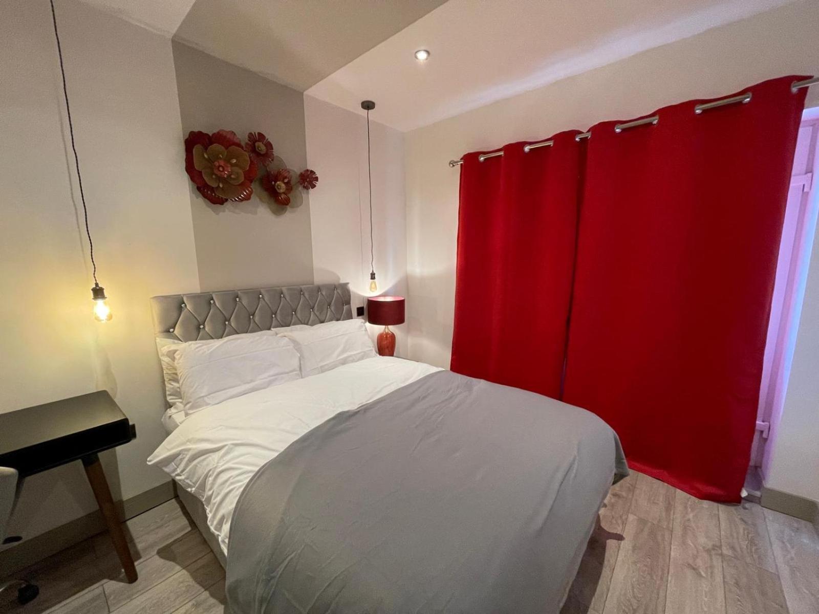 Letzi Premium Cozy Retreat Private En-Suite Rooms, Wembley Londyn Zewnętrze zdjęcie