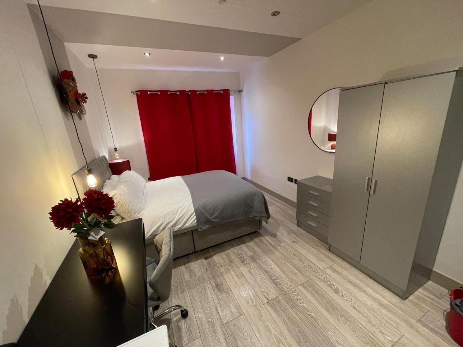 Letzi Premium Cozy Retreat Private En-Suite Rooms, Wembley Londyn Zewnętrze zdjęcie