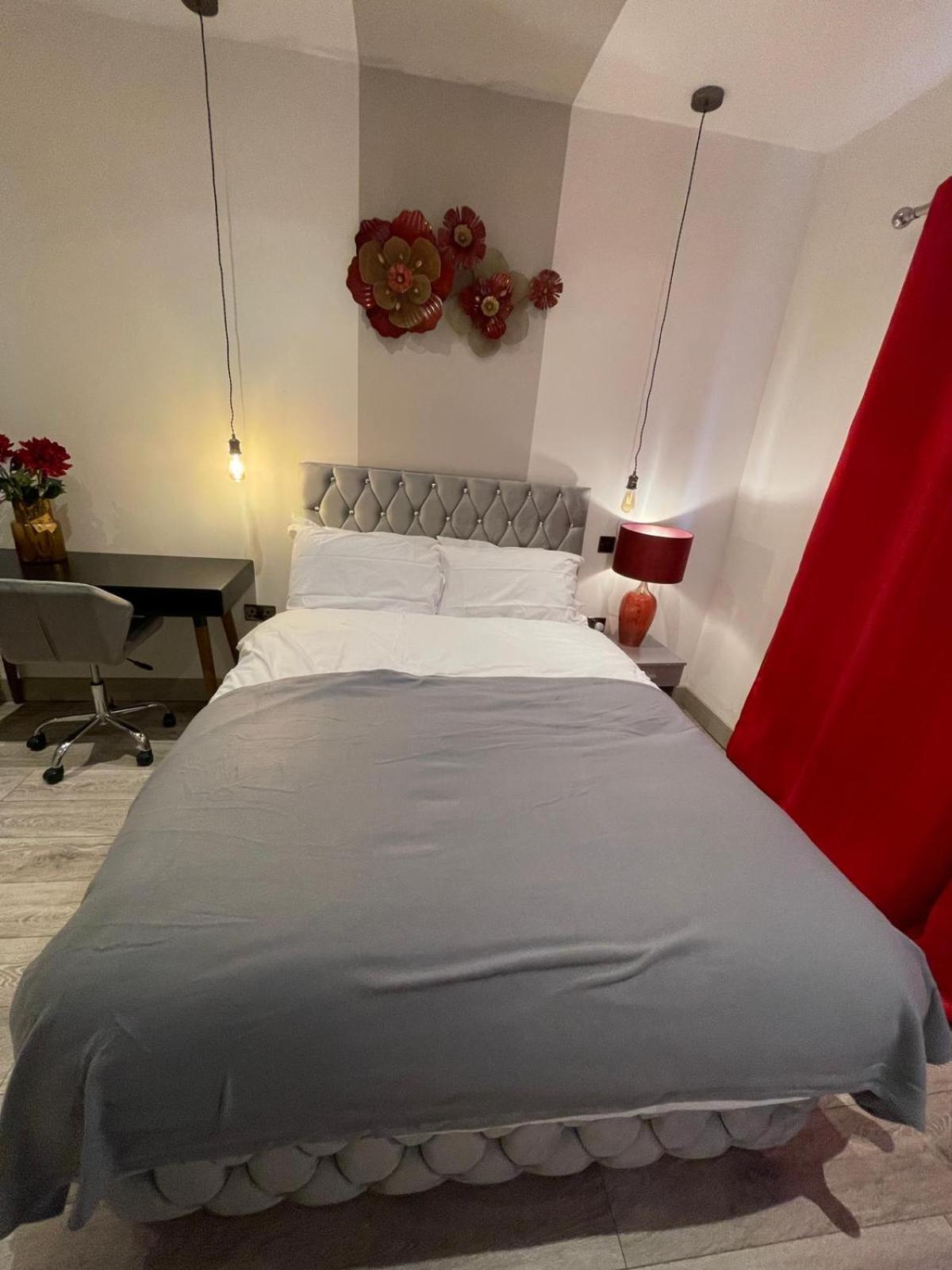 Letzi Premium Cozy Retreat Private En-Suite Rooms, Wembley Londyn Zewnętrze zdjęcie